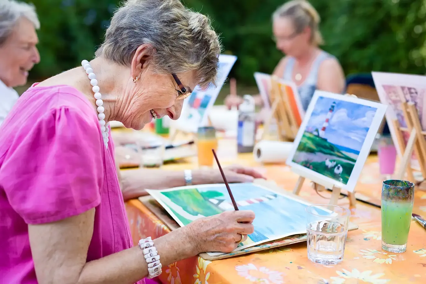 Photo of an art slass for seniors
